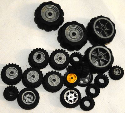 Лот: 19828787. Фото: 1. Резиновые колёса от Лего и прочих... Конструкторы