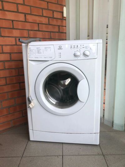 Лот: 20508263. Фото: 1. Стиральная машина Indesit WIUN102... Стиральные машины