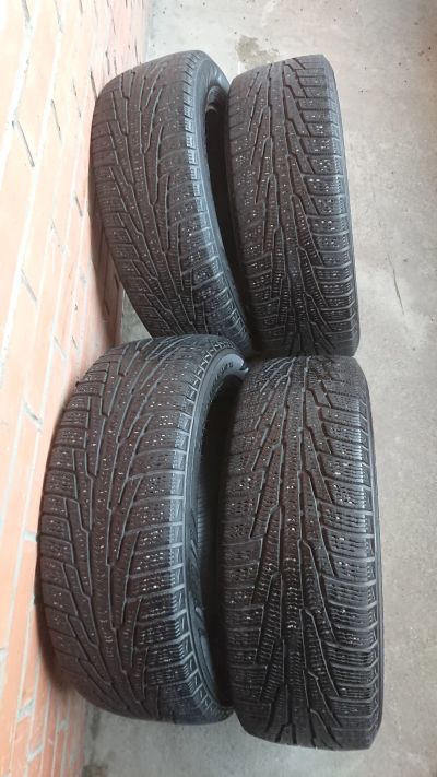Лот: 20970585. Фото: 1. Шины зимние Nokian 205/60 r16. Шины