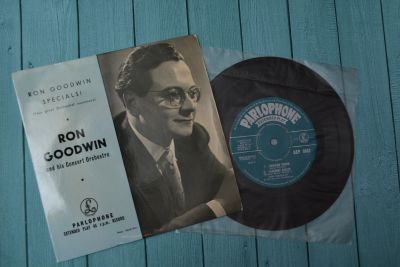 Лот: 15275486. Фото: 1. Ron Goodwin & his orchestra 7". Аудиозаписи