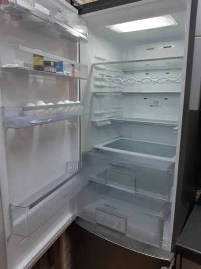 Лот: 15117100. Фото: 1. Холодильник LG GA-B489YLQA. Цена... Холодильники, морозильные камеры