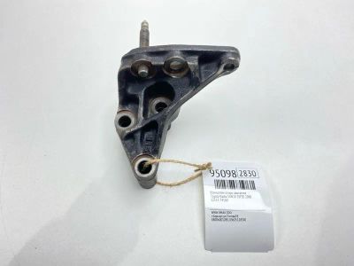 Лот: 24774151. Фото: 1. Кронштейн опоры двигателя Toyota... Двигатель и элементы двигателя