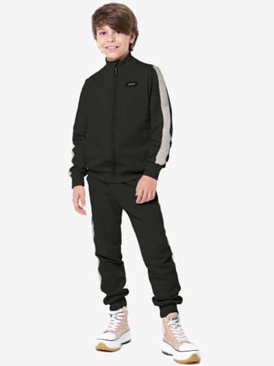 Лот: 25339381. Фото: 1. Костюм NIKASTYLE, Мультицвет. Спортивные костюмы