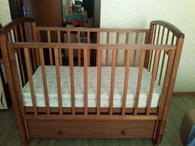 Лот: 3638155. Фото: 1. Детская кроватка. Детские кровати и кроватки