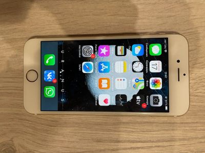 Лот: 17104175. Фото: 1. iPhone 6s gold 64gb. Смартфоны