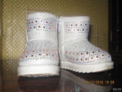 Лот: 8691159. Фото: 1. Угги для девочки, все в стразах... Валенки, угги, унты