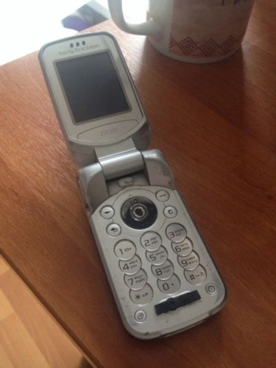 Лот: 4342076. Фото: 1. Sony Ericsson Z530i. Кнопочные мобильные телефоны