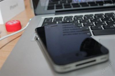Лот: 1850997. Фото: 1. iphone 4 32 GB + GEVEY. Смартфоны