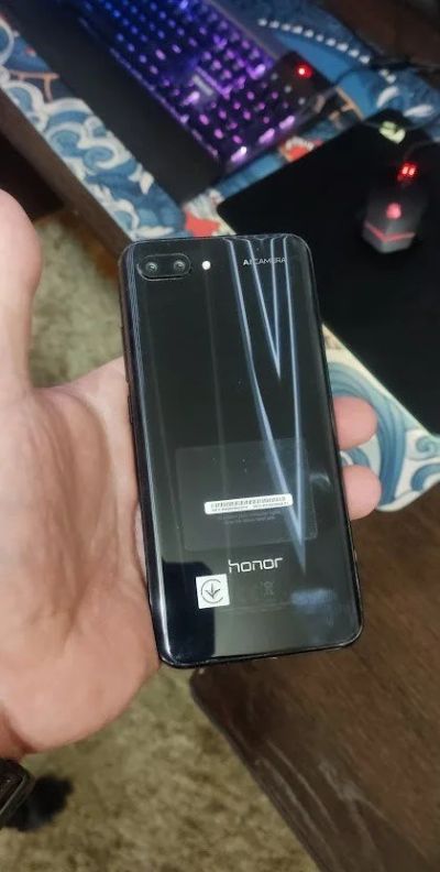 Лот: 18067256. Фото: 1. Honor 10. Смартфоны