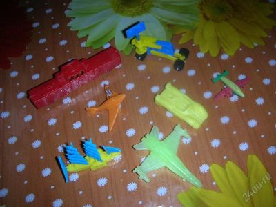 Лот: 750436. Фото: 1. игрушки из шокол.яиц. Игрушки
