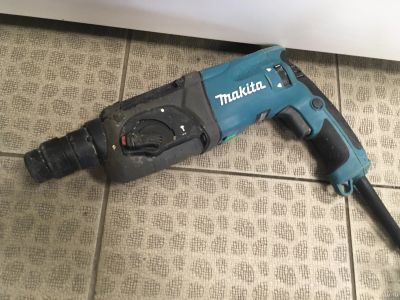 Лот: 15217549. Фото: 1. Перфоратор Makita HR2470. Электроинструмент
