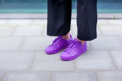 Лот: 8266176. Фото: 1. Кроссовки Adidas superstar violet. Кеды, кроссовки, слипоны