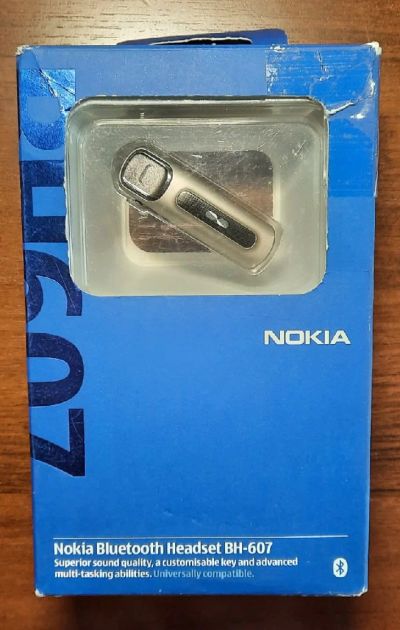 Лот: 17654216. Фото: 1. Блютуз гарнитура nokia bh-607. Красноярск