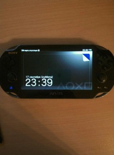Лот: 8193893. Фото: 1. PS VITA ,3G , 4 GB , 2 игры (mortal... Игровые приставки, консоли