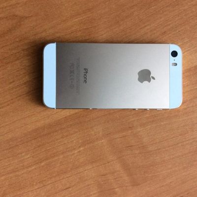 Лот: 7058366. Фото: 1. iphone 5s gold. Смартфоны