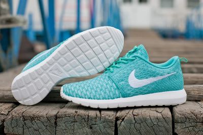 Лот: 8839004. Фото: 1. nike roshe run вязанные. Кеды, кроссовки, слипоны