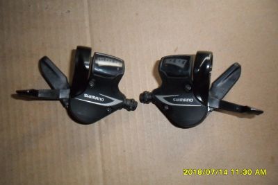 Лот: 11792919. Фото: 1. Манетки Shimano Acera 3Х8 Speed... Запчасти
