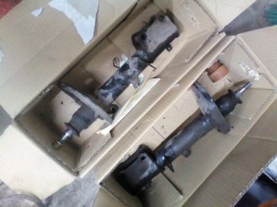 Лот: 11470926. Фото: 1. Стойки toyota corolla зад (амортизатор... Ходовая, подвеска, рулевое управление