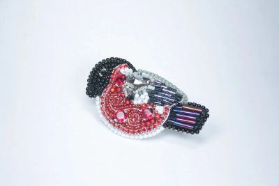 Лот: 15465603. Фото: 1. Брошь Снегирь. Бижутерия ручной работы