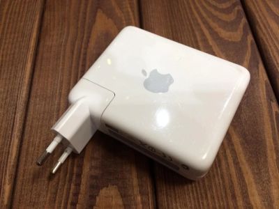 Лот: 8819274. Фото: 1. Apple Airport Express. Маршрутизаторы (роутеры)
