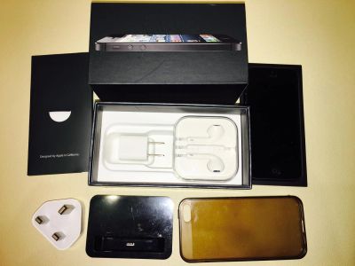 Лот: 6245694. Фото: 1. iPhone 5 16Gb Черный. Смартфоны