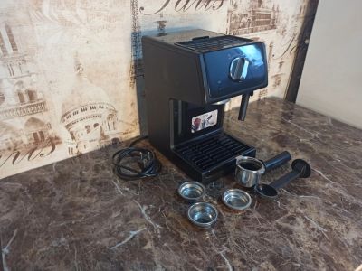 Лот: 18936410. Фото: 1. Кофеварка рожковая DeLonghi ECP31... Чайники, кофемашины, кулеры