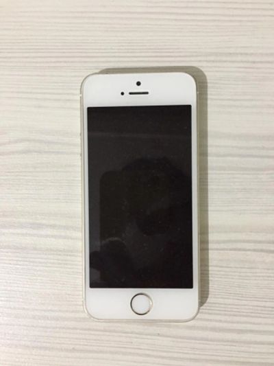 Лот: 8966924. Фото: 1. iPhone 5S Gold 16Gb. Смартфоны