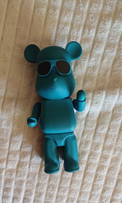 Лот: 25622994. Фото: 1. Bearbrick 20 см колонка блютуз. Портативные, беспроводные колонки