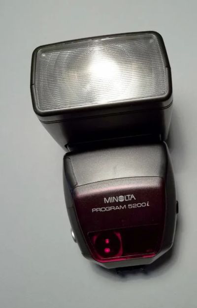 Лот: 25509414. Фото: 1. Вспышка Minolta 5200 i. Вспышки, осветители, рассеиватели