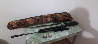 Лот: 20186422. Фото: 1. Пневматическая винтовка с оптикой... Пневматическое оружие