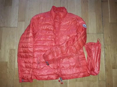 Лот: 16413684. Фото: 1. Куртка на тонком пуху Moncler... Верхняя одежда