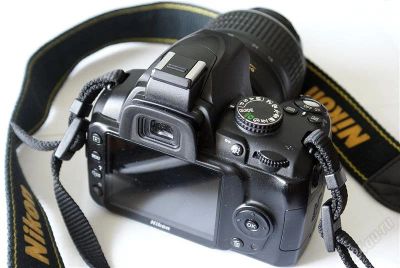 Лот: 1721342. Фото: 1. Nikon D3000 Kit 18-55 VR. Цифровые зеркальные