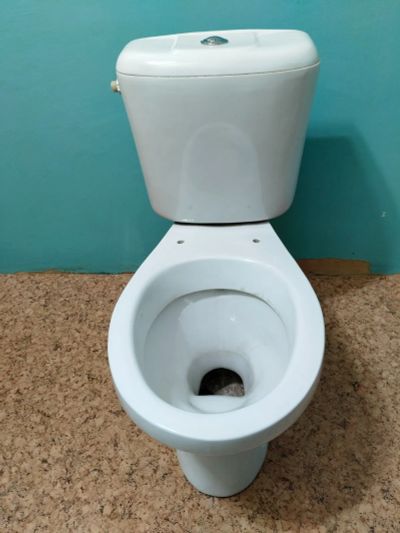 Лот: 25590270. Фото: 1. Унитаз с бачком бу. Унитазы, биде