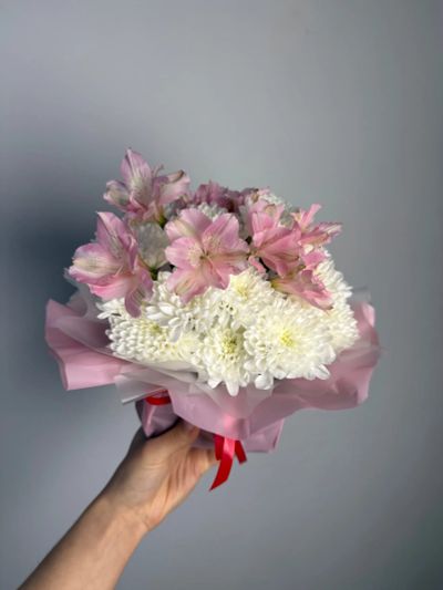 Лот: 25651250. Фото: 1. 8. Композиция из живых цветов... Свежие цветы