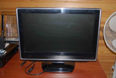 Лот: 4811920. Фото: 1. ЖК телевизор со встроенным DVD... Телевизоры