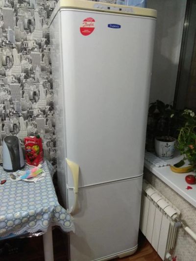 Лот: 11496224. Фото: 1. Холодильник бирюса 130. Внимательно... Холодильники, морозильные камеры