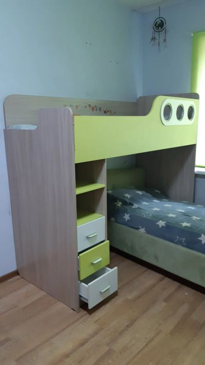 Лот: 25899810. Фото: 1. Детская кровать-чердак с ящиками. Детские кровати и кроватки