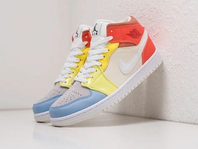 Лот: 18945866. Фото: 1. Кроссовки Nike Air Jordan 1 Mid. Кеды, кроссовки, слипоны