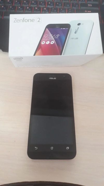 Лот: 10023743. Фото: 1. Телефон ASUS ZE500CL 8GB. Смартфоны