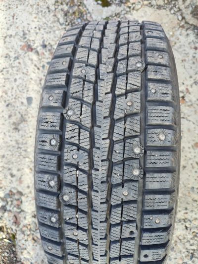 Лот: 24417624. Фото: 1. Шины Dunlop SP Winter Ice 01 235... Шины