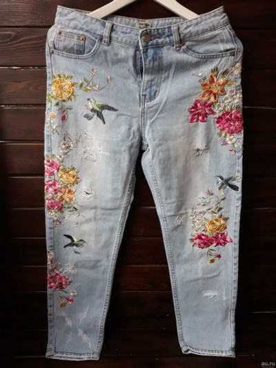 Лот: 18263564. Фото: 1. Джинсы женские с вышивкой р-р... Брюки, джинсы, шорты