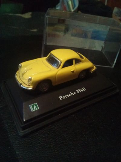 Лот: 19559260. Фото: 1. Porsche 356 B 1:72 Cararama. Автомоделизм