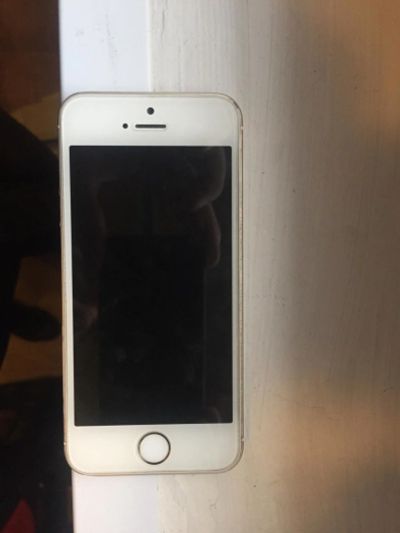 Лот: 10569609. Фото: 1. Apple iPhone 5s gold 16gb. Смартфоны