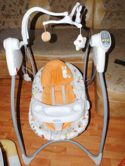Лот: 4873222. Фото: 1. Электрические качели graco. Ходунки, прыгунки, качели