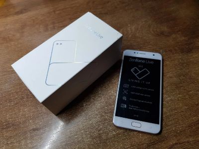 Лот: 15026907. Фото: 1. Смартфон ASUS ZenFone Live ZB553KL... Смартфоны