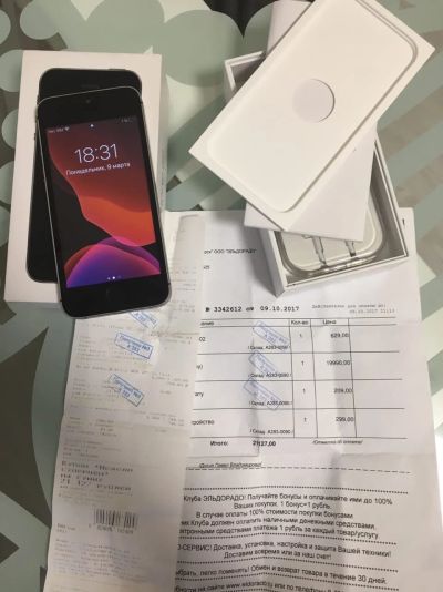 Лот: 15749609. Фото: 1. Apple iPhone SE. Смартфоны