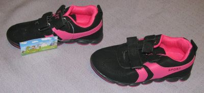 Лот: 10491352. Фото: 1. кроссовки новые черно розовые... Кеды, кроссовки