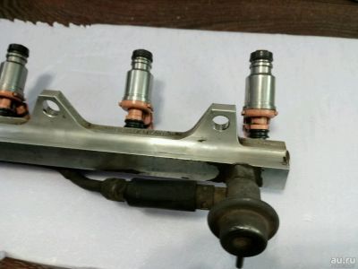 Лот: 13354515. Фото: 1. Рампа с форсунками от Toyota carina... Топливная система