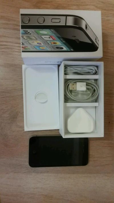 Лот: 8386760. Фото: 1. Iphone 4s 16gb. Смартфоны