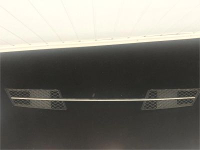 Лот: 8427759. Фото: 1. Вставка в передний бампер BMW... Кузов